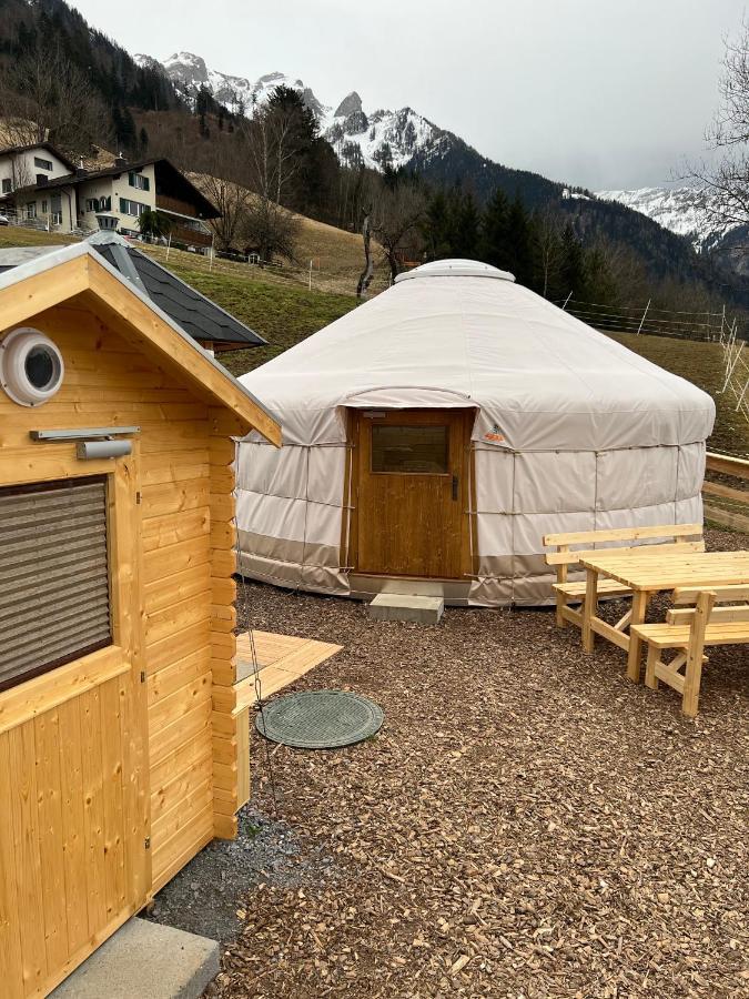 Hotel Jurte Beim Lama- & Alpakahof Triesenberg Exterior foto